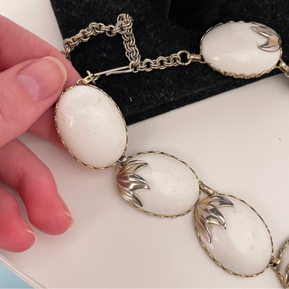 Vintage 50’s Mid Century Modern Fall Autumn Leaf Cottage Core Hook Back Necklace - Picture 4 of 8